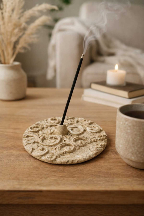 El Yapımı Stoneware Seramik Tütsülük – Doğal Dokulu, Ev & Meditasyon Kullanımına Uygun