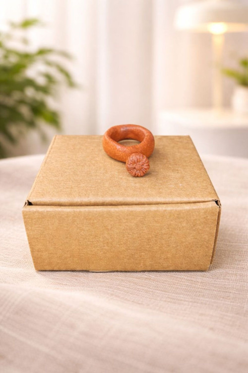 El Yapımı Rustik Vintage Terracotta Seramik Yüzük – Çiçek Uçlu