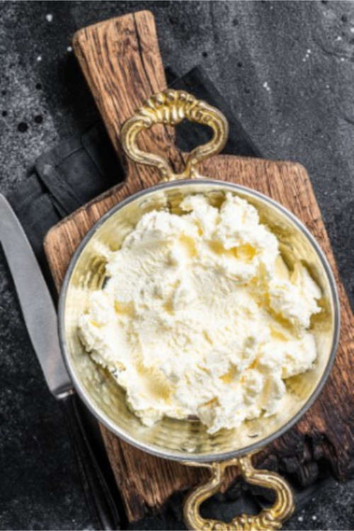 Doğal Kaymak – 1 Kg (Katkısız & Yoğun Lezzet)