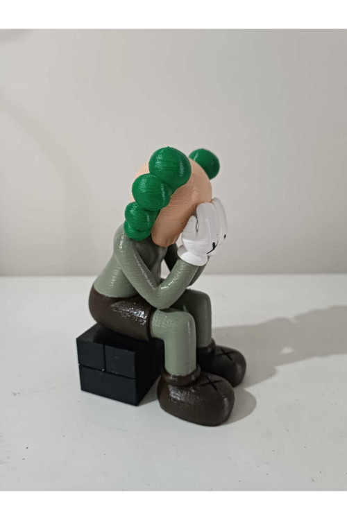 Kaws Crying On Seat Boyalı Figür Hediyelik Dekor