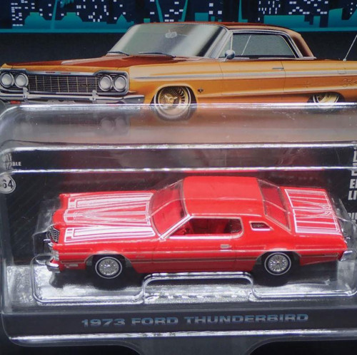 California Lowriders 1973 Ford Thunderbird 1/64 Model Araba