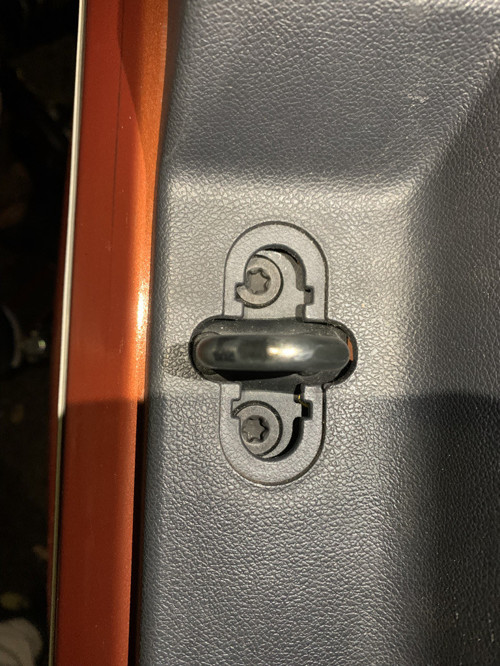 Renault Koleos Bagaj Kapağı Kilit Plakası plastik kısım - K2370