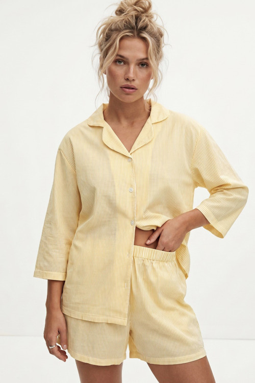 sarı çizgi desenli Düğmeli İnce Soft Örme Şortlu Pijama Takımı 8054