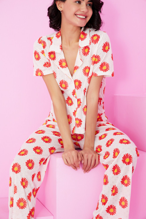 beyaz kırmızı papatya desenli Pointel Ajurlu/Delikli Gömlek Yaka Örme Düğmeli Pijama Takım