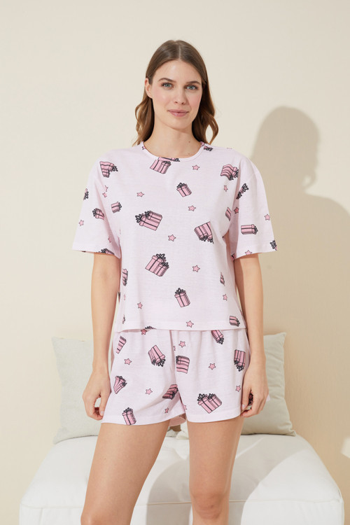pembe hediye kutusu desenli Örme Şort-Pijama Takım