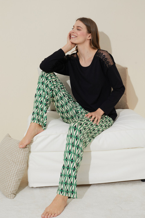 siyah Dantel Detaylı Pamuklu Örme Pijama Takım 24240112
