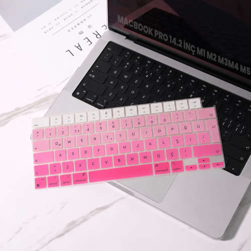 MacBook Pro 14.2 İnç M1 M2 M3 M4 M5 A2442 A2992 Uyumlu Türkçe Q Klavye Koruyucu Pembe Ombre Silikon