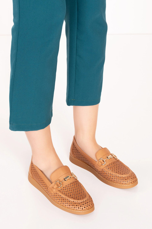 Kadın Hakiki Deri Yazlı Lazer Delikli Şık Loafer anl.2999 Taba