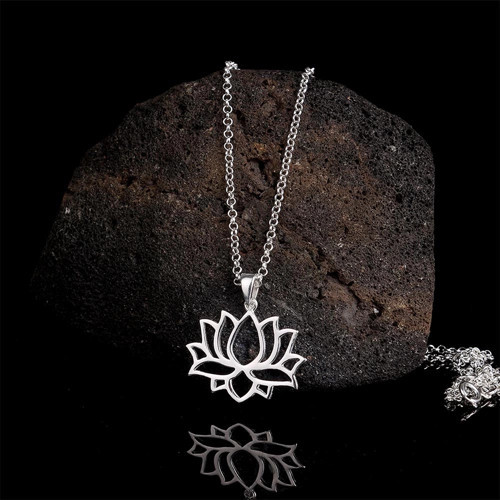 925 Ayar Gümüş Lotus Çiçekli Erkek Kolye