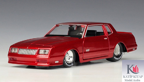 1986 Chevrolet Monte Carlo SS 1:24 Kırmızı Model Araba