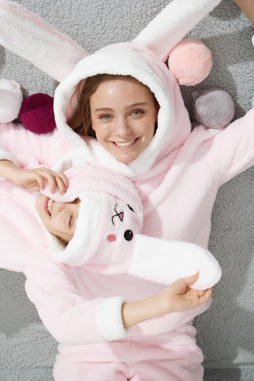 Alt-Üst Wellsoft Kapişonlu Nakışlı Pijama Takım