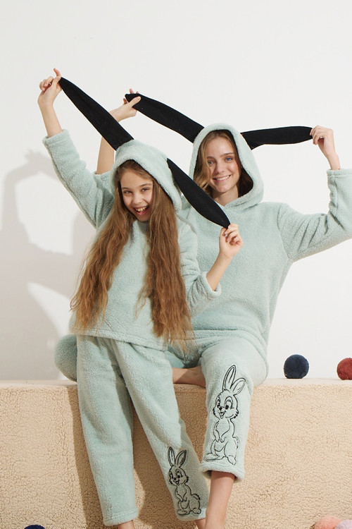 Alt-Üst Wellsoft Kapişonlu Nakışlı Pijama Takım