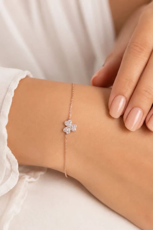 925 Ayar Gümüş Rose Zirkon Taşlı Üç Yapraklı Yonca Bileklik - B054901