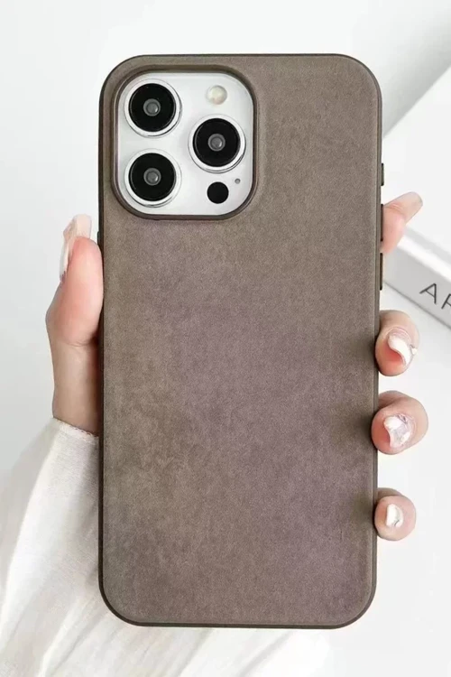 İphone 15 Karen Kapak - Kahverengi