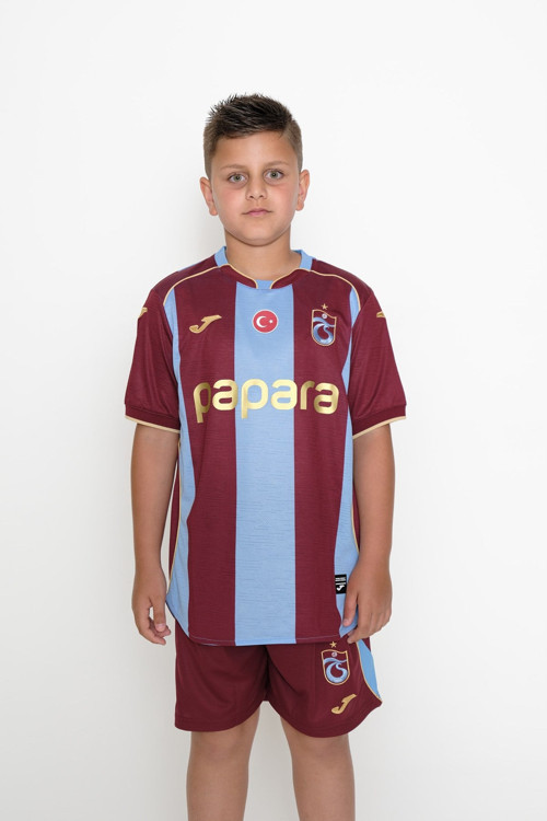 26-27 ÇUBUKLU FORMA ÇOCUK