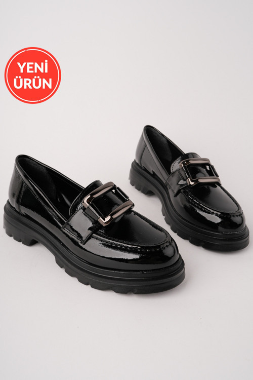 Nottevia Model Kare Metal Toka Detaylı Siyah Kırışık Rugan Kadın Loafer Günlük Ayakkabı
