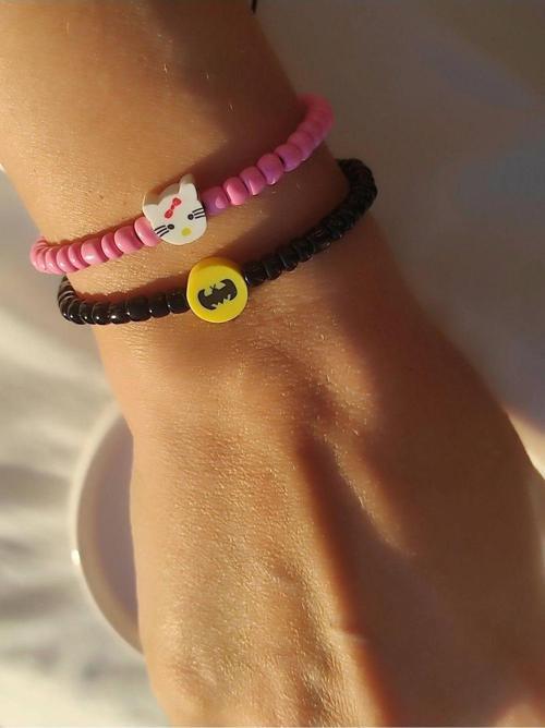Batman Ve Hello Kitty Figürlü 2'li Bileklik