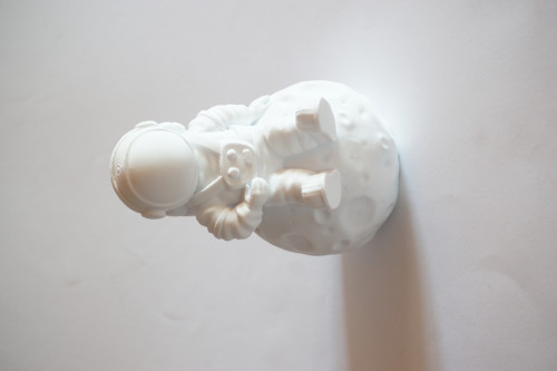 Ayda Oturan Astronot Figürü 15 Cm - Dekoratif Biblo Ve 3D Maket Obje 15Cm