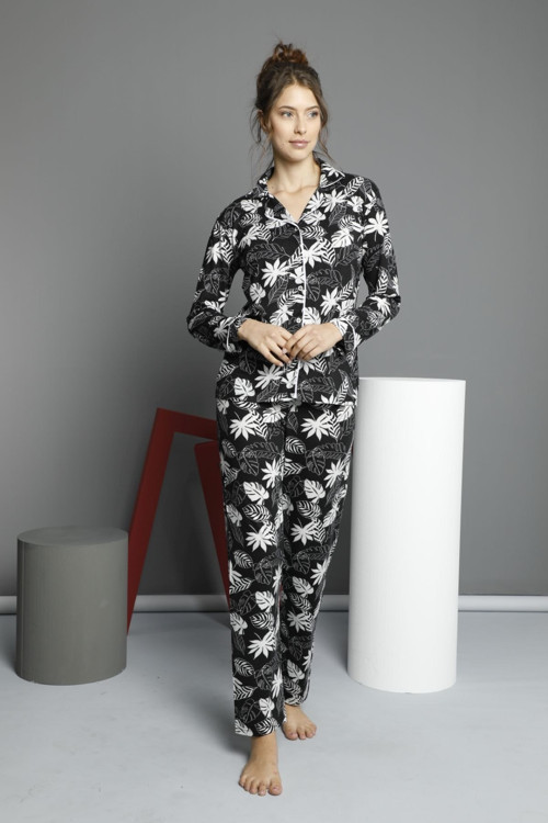 Uzun Kollu Pamuklu Likralı Düğmeli Biyeli Pijama Takım