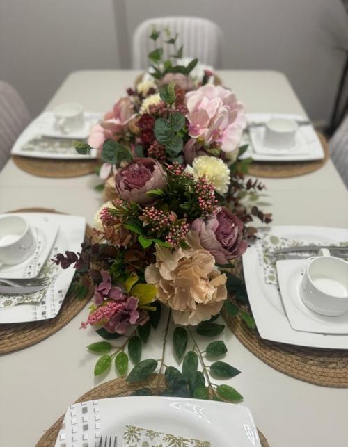 Yapay Çiçek Sarkan Ve Dolanan Somon Pembe Şakayık Okaliptus Yapay Sarmaşık Masa Çiçeği