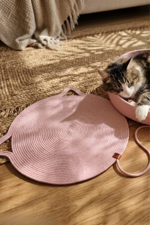 Pet El Yapımı Oyuncaklı Kedi Tırmalama Matı %100 Pamuk İpli Pembe