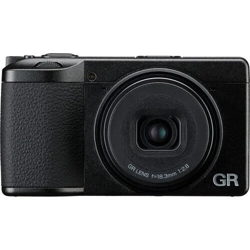 GR IV HDF Dijital Fotoğraf Makinesi