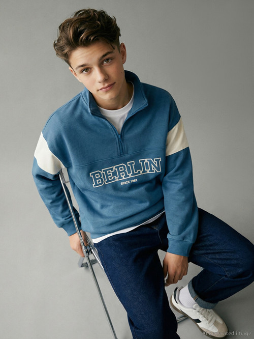 LCW Kids Mavi Dik Yaka Berlin Baskılı Erkek Çocuk Kalın Sweatshirt