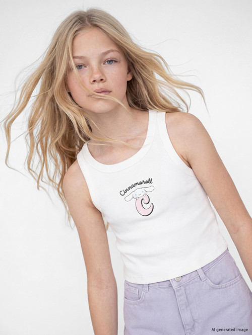 LCW Kids Beyaz Bisiklet Yaka Cinnamoroll Baskılı Kız Çocuk Atlet
