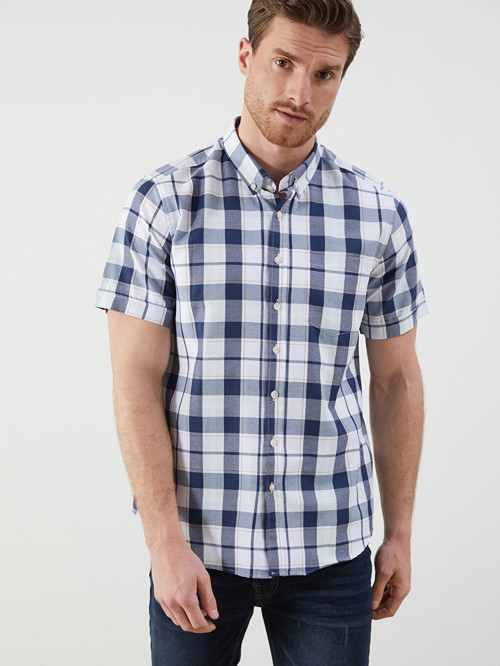 LCWAIKIKI Classic Lacivert Regular Fit Kısa Kollu Ekose Erkek Gömlek