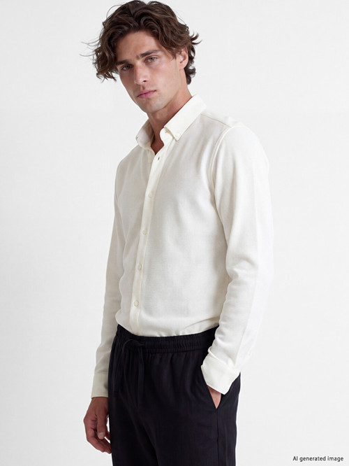 LCW Vision Beyaz Slim Fit Dokulu Erkek Gömlek