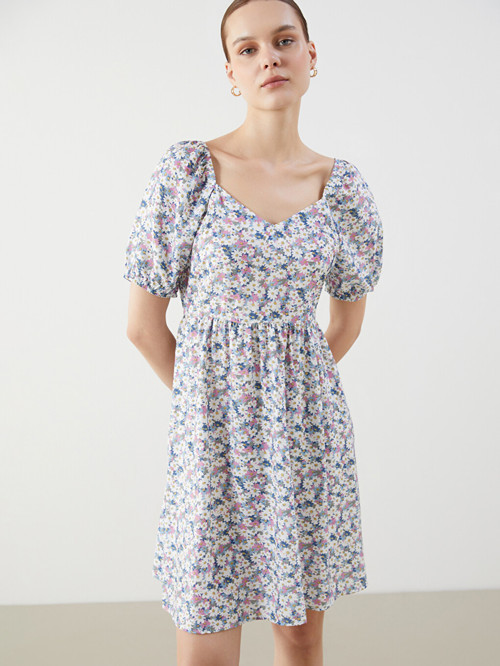 LCW Comfort Pembe Kalp Yaka Çiçekli Mini Elbise