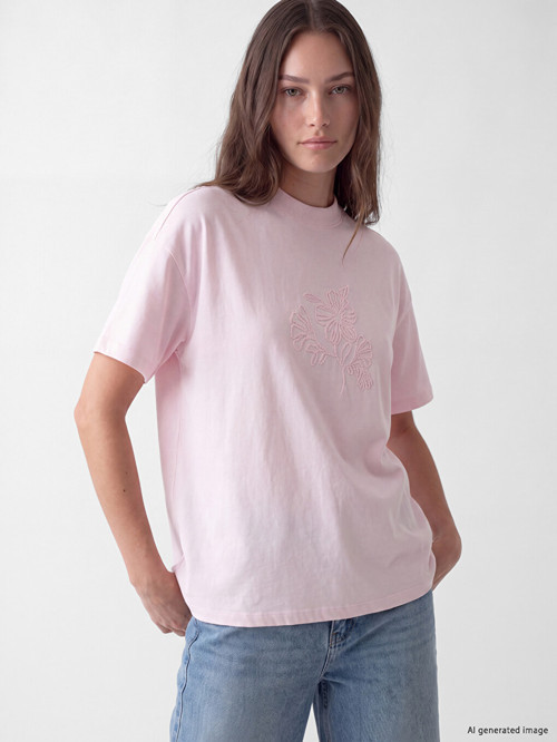 LCW Modest Pembe Nakışlı %100 Pamuklu Kadın Tişört