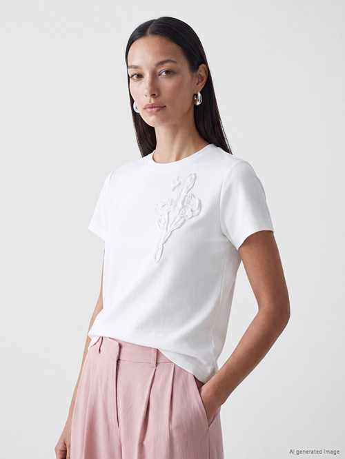 LCW EVERYDAY Beyaz Soft Touch Çiçek Aplikeli Bluz