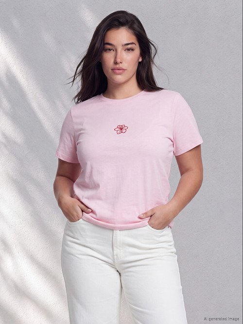 LCWAIKIKI Petite Pembe Çiçek Nakışlı %100 Pamuklu Kadın Tişört