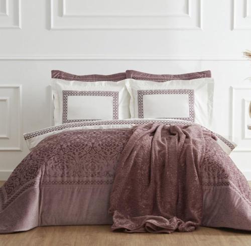 Marcia Gül Kurusu 8 Parça Çeyiz Seti