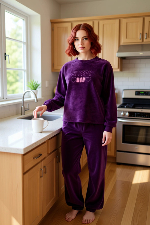 Kadın Peluş Sloganlı Pijama Takımı Fonksiyonel Dayanıklı Kaliteli Konforlu Estetik Premium