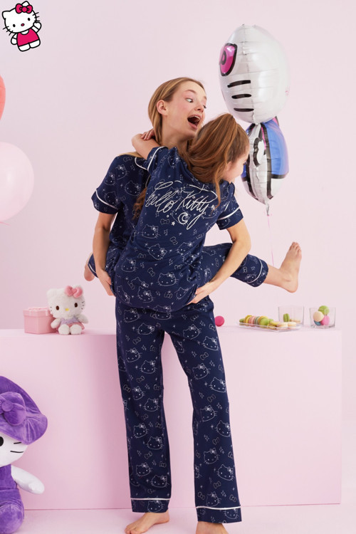 Hello Kitty Lisanslı %100 Pamuk Çok Renkli Düğmeli Biyeli Pijama Takım