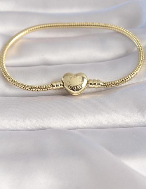 Pirinç Gold Renk Kalp Model İşleme Detay Charm Model Kadın Bileklik - TJ-BB5986