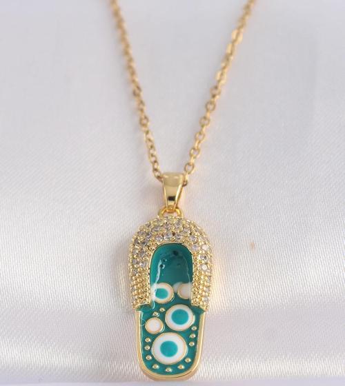 316L Çelik Zincir Zirkon Taşlı Altın Renk Nazarlı Terlik Tasarımlı Kolye - TJ-BKO8664