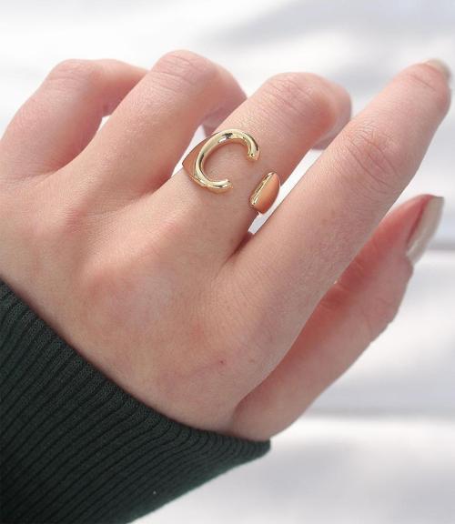 C Harfli Altın Renk Ayarlanabilir Yüzük - TJ-BYK3150