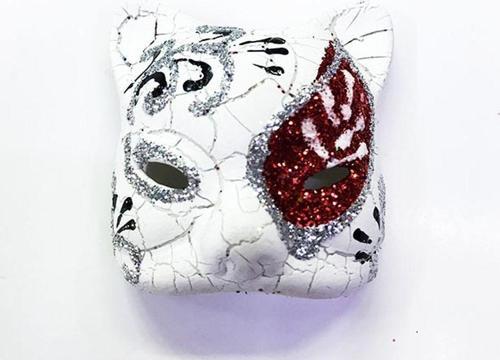 Kırmızı Renk İşlemeli Seramik Malzemeden İmal Venedik Kedi Model Magnet