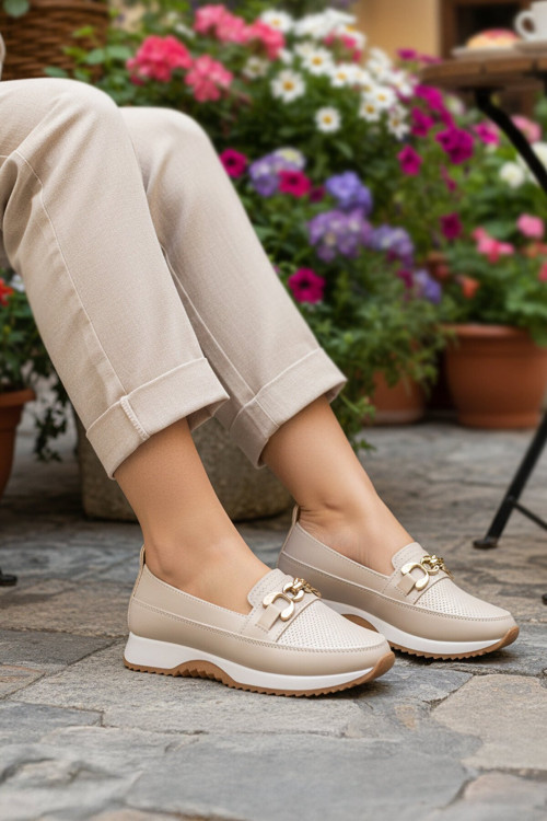 Bej Kalın Rahat Tabanlı Hafif Esnek Toka Detaylı Kadın Casual Ayakkabı Loafer 064