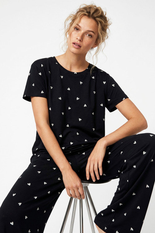 Siyah Beyaz Kalp Desenli Kısa Kollu Pamuklu Pijama Takımı