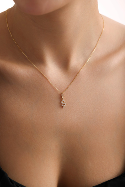 Taşlı Ş Harf Kilitli Charm Kolye