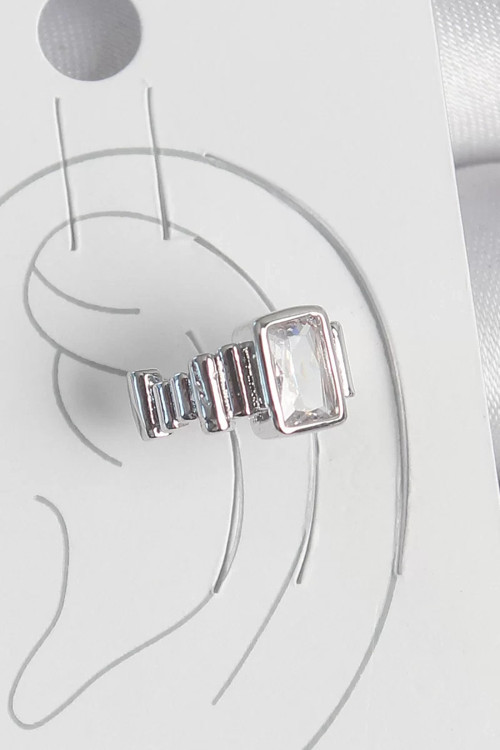 Pirinç Gümüş Renk Kare Zirkon Taşlı Kadın Kıkırdak Model Küpe - TJ-BKP10560