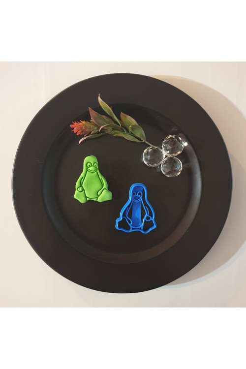 Oturan Penguen Kurabiye Kalıbı 64x78x10 Mm