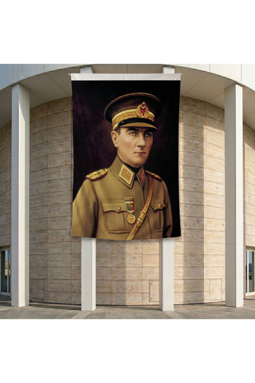 Atatürk Asker Ünüformasıyla Poster Bayrak Premium Raşel Kumaş ATA52 2x3m