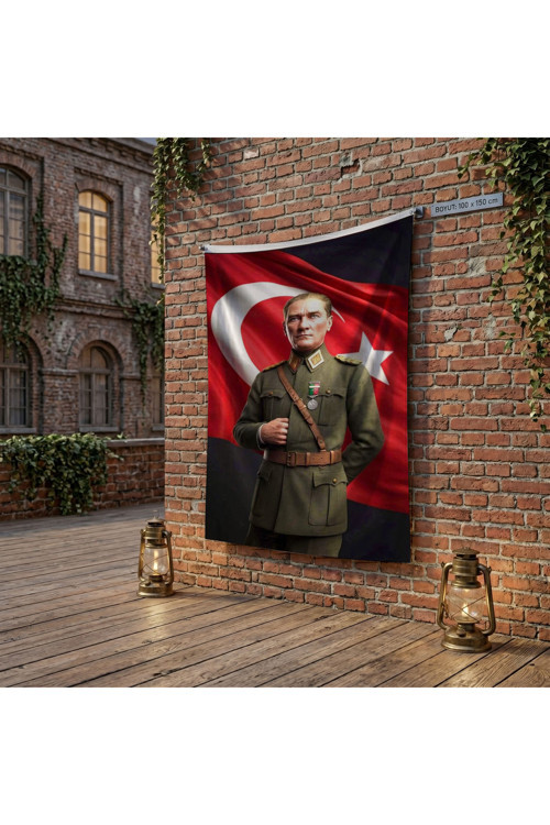 Askeri Üniformalı Başkomutan Mustafa Kemal Atatütk ve Türk Bayrağı poster Bayrak Raşel Kumaş 100x150 cm ATA82