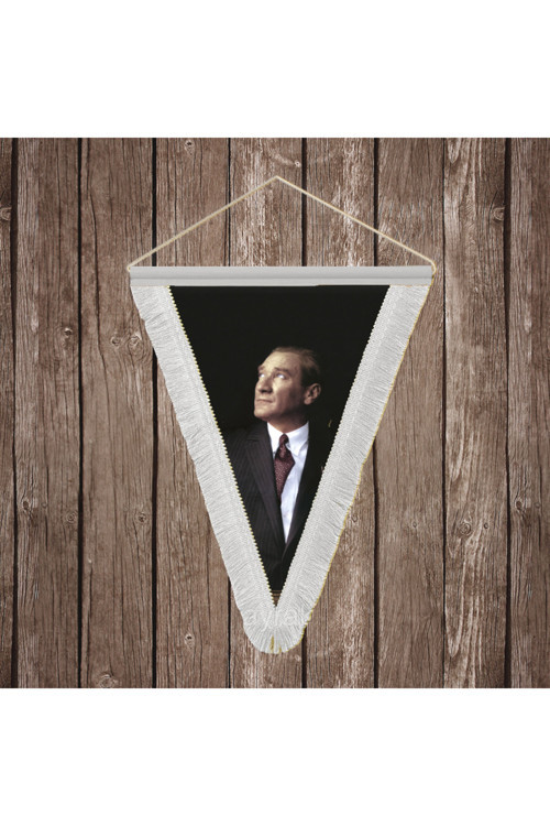 İstikbal Göklerdedir Atatürk Portresi Beyaz Saçaklı Üçgen Flama Bayrak Hatıra Flama ATA10
