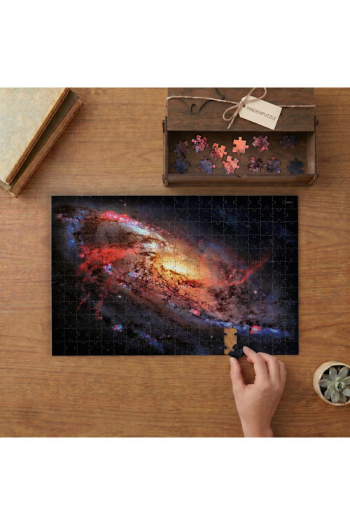 Andromeda Galaksisi Tasarımı 240 Parça Ahşap Puzzle Ahşap Kutuda MPY40319